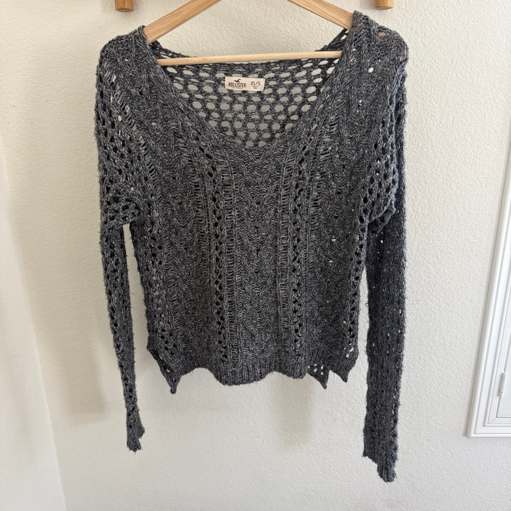Hollister Y2K grey crochet cable knit sweater Size XS-S relaxed fit